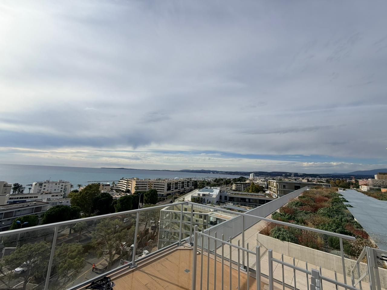 Очаровательная однокомнатная квартира в новой резиденции SeaSide View с бассейном на крыше, в нескольких шагах от пляжа