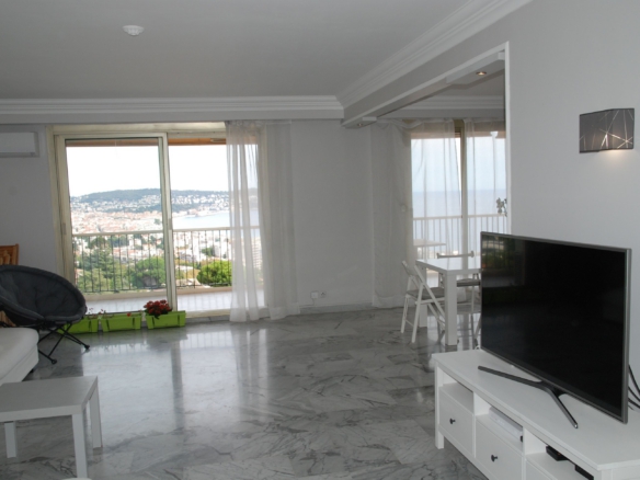 Простора квартира площею 118 м² з приватною терасою на даху 100 м² – Abbaye de Roseland, Ніцца