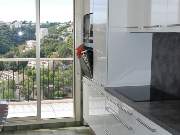Простора квартира площею 118 м² з приватною терасою на даху 100 м² – Abbaye de Roseland, Ніцца