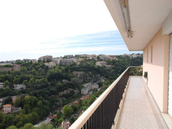 Простора квартира площею 118 м² з приватною терасою на даху 100 м² – Abbaye de Roseland, Ніцца