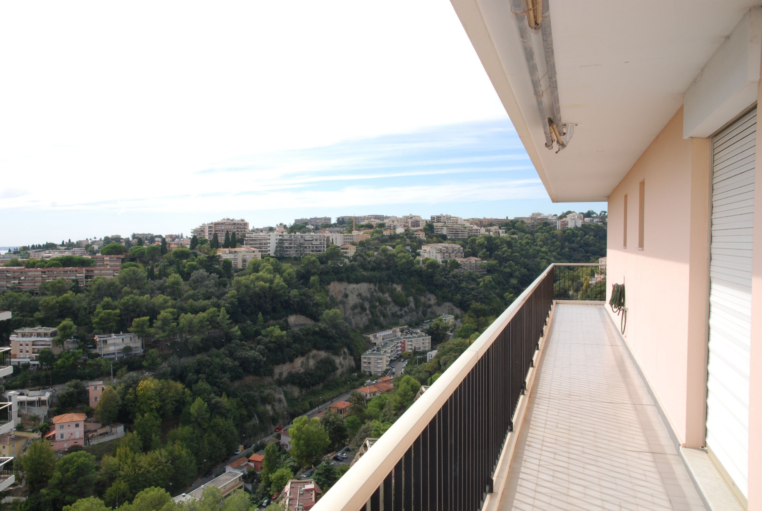 Простора квартира площею 118 м² з приватною терасою на даху 100 м² – Abbaye de Roseland, Ніцца