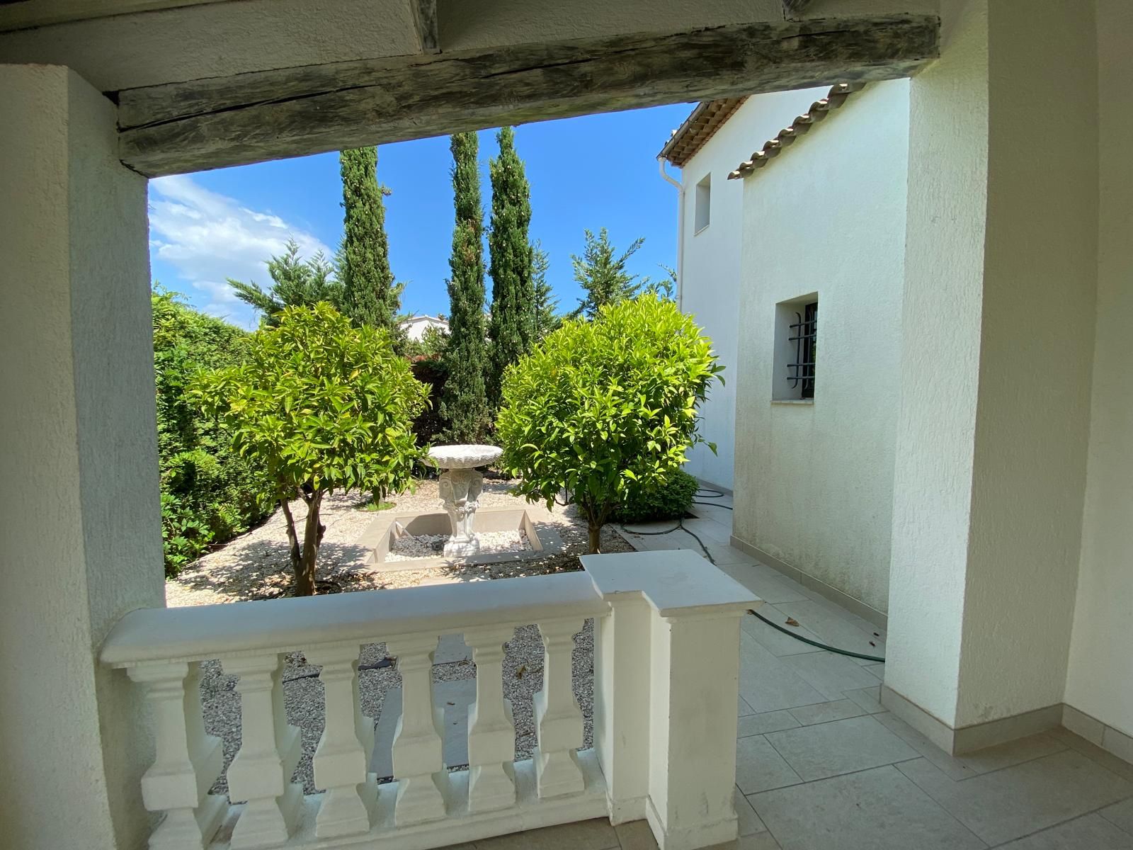 Villa de luxe proche de la mer avec piscine