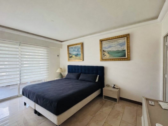 Exceptional Seafront Apartment with Panoramic Sea Views – Palm Beach, Cannes