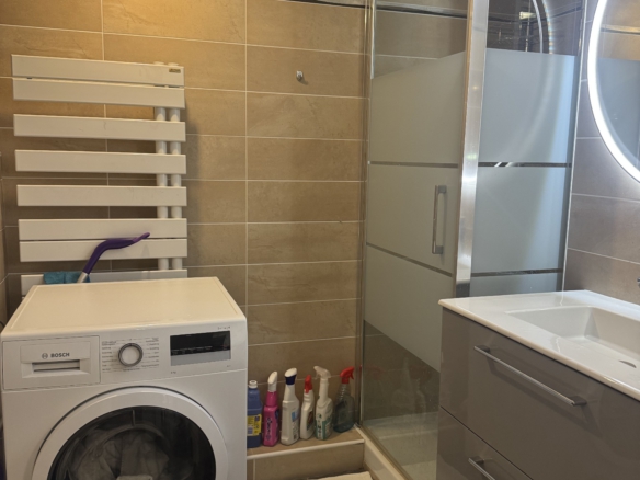 One-Bedroom Apartment for Sale in the Modern “Promenade Gambetta” Residence near Hotel Negresco
