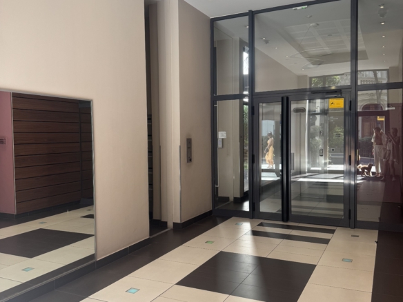 One-Bedroom Apartment for Sale in the Modern “Promenade Gambetta” Residence near Hotel Negresco