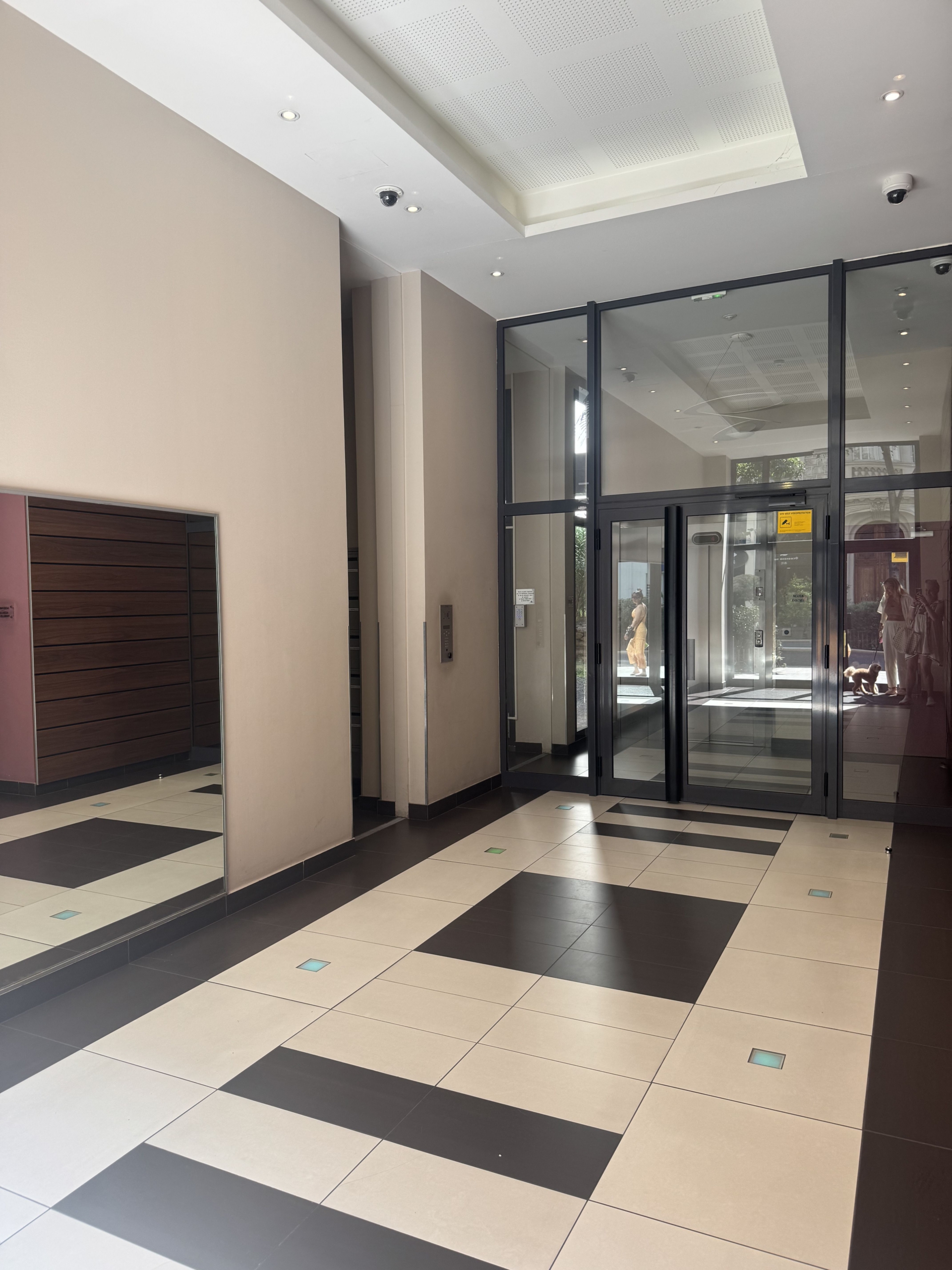 One-Bedroom Apartment for Sale in the Modern “Promenade Gambetta” Residence near Hotel Negresco